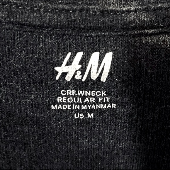 H & M long sleeve shirt. - Picture 4 of 5
